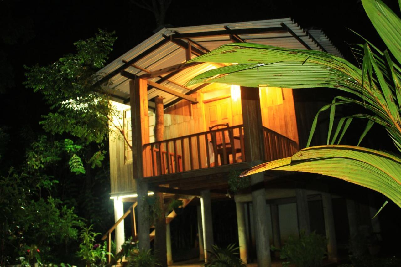 Ruk Sewana Villa Tree House Sigiriya Exterior photo